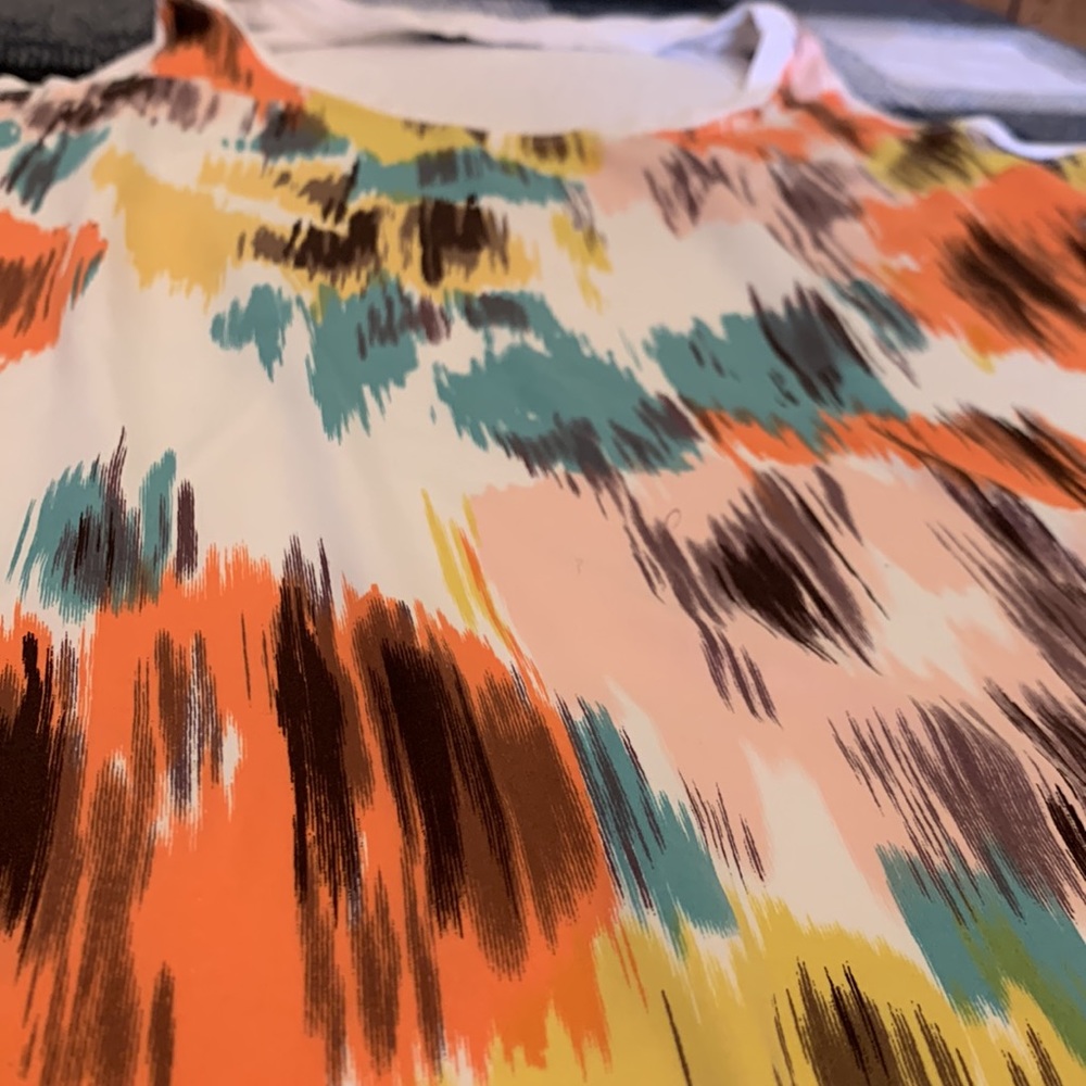 The Limited Abstract Design Tank Top - Picture 7 of 7